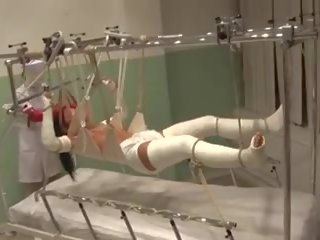 Zdrobljen lutke in sadistični medicinska sestra, brezplačno porno 47
