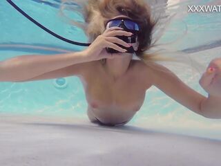 Blondinke velika prsi dolga lase sophie murena uživa muca v na bazen