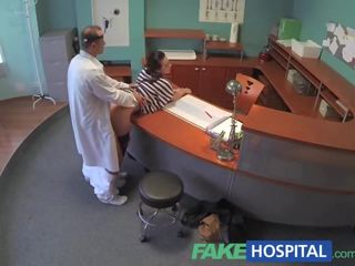 Fakehospital γιατρός empties του sack να ευκολία σέξι patients πίσω πόνος