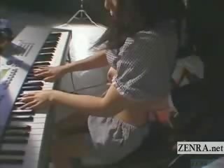 Podtitulom lithe jap keyboardist bizarné hračka hrať