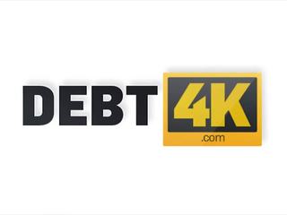 Debt4k. ตาย arme เจสสิก้า สีแดง หมวก ตาย einzige โอกาส, genug geld zu verdiene