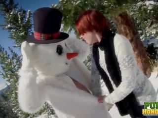 Publichandjobs brandi de lafey kapi frosty na snowman medtem strnjen v na mountains porno video posnetki