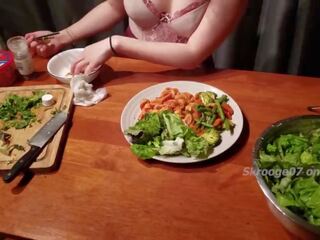 Foodporn Ep.1 Noodles and Nudes- Chinese Girl cooks in Lingerie and sucks BBC for dessert 4K ç¹é¥ªè¡¨æ¼ Porn Videos
