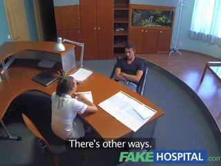 Fakehospital enfermera cures espárragos depression por dejar él corrida en su coño