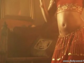 Dancing Indian MILF Sweetie Porn Videos