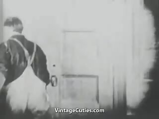 Painter elcsábítja és baszik egy egyetlen lány (1920s archív)