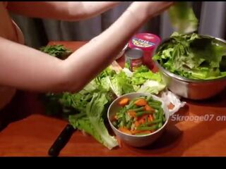Foodporn ep.1 noodles och nudes- kinesiska flicka cooks i underkläder och suger bbc för dessert 4k ç¹é¥ªè¡¨æ¼ porr videor