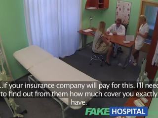 Fakehospital médico accepts sexy rusos coño como pago